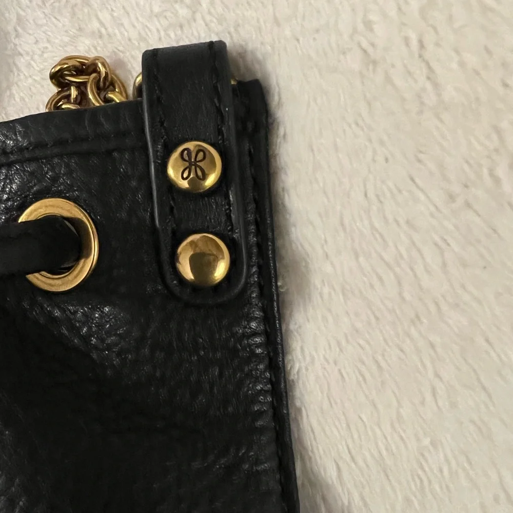 🩷 Hobo PIER BUCKET CROSSBODY IN BLACK Leather/ Gold Hardware🩷